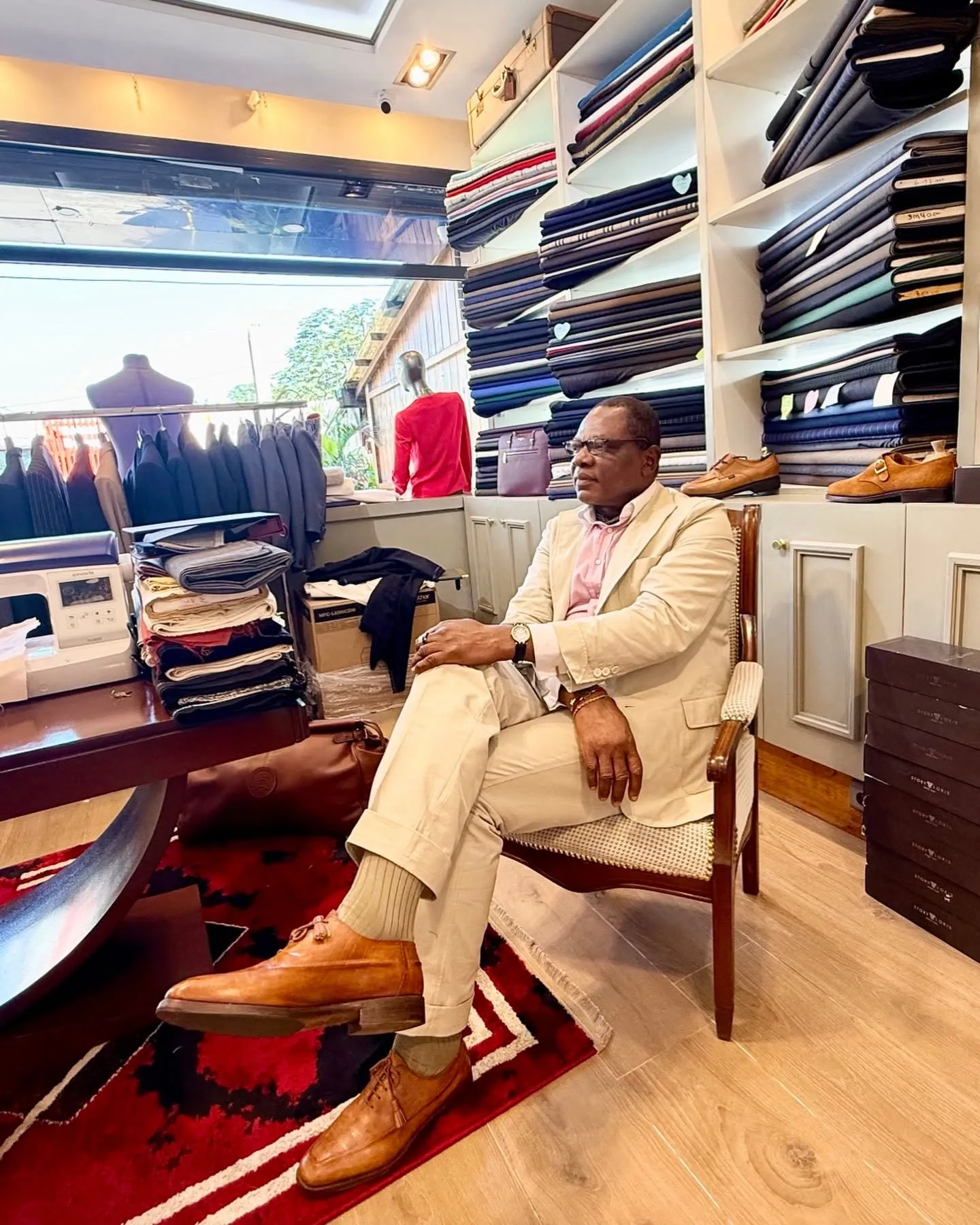 Le fondateur de FRANCISBOUM dans son atelier